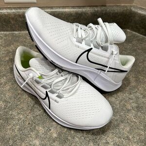 Nike Pegasus 38. Men’s 9.5 White. Like New